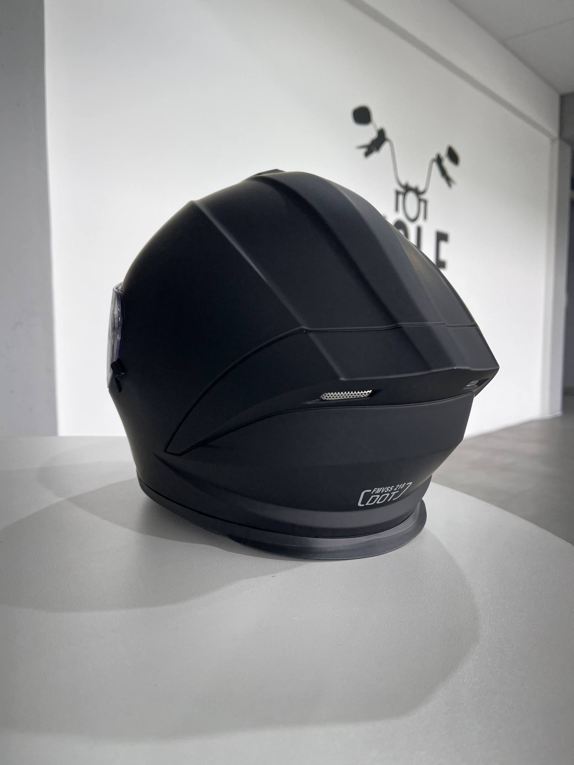 Мотошолом Helmet