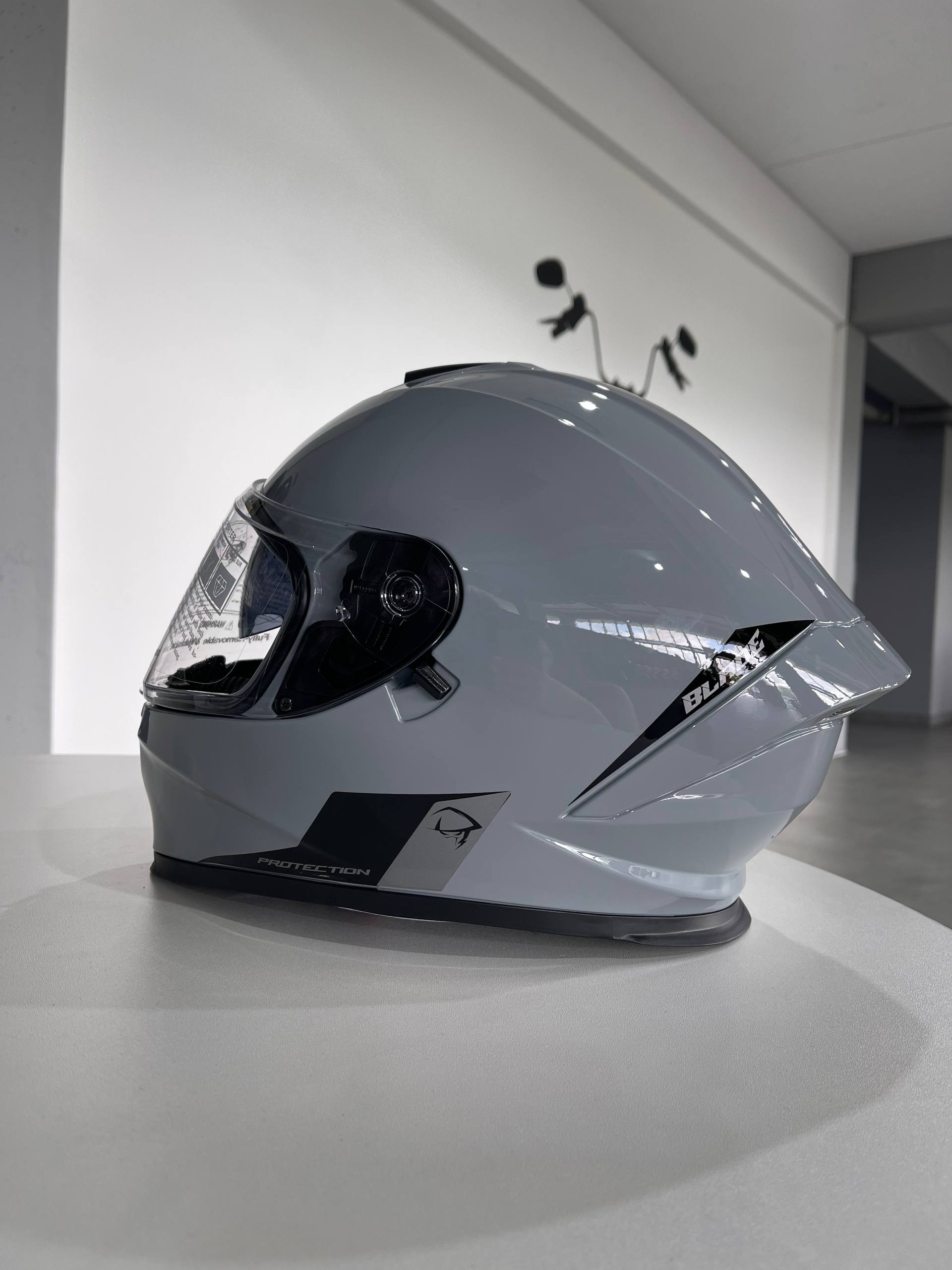 Мотошолом Helmet