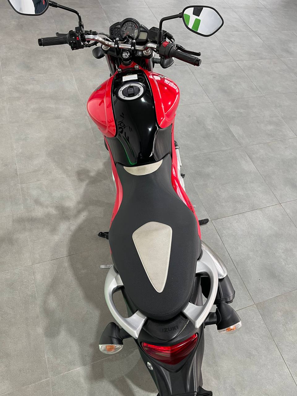 Suzuki Gledius 650