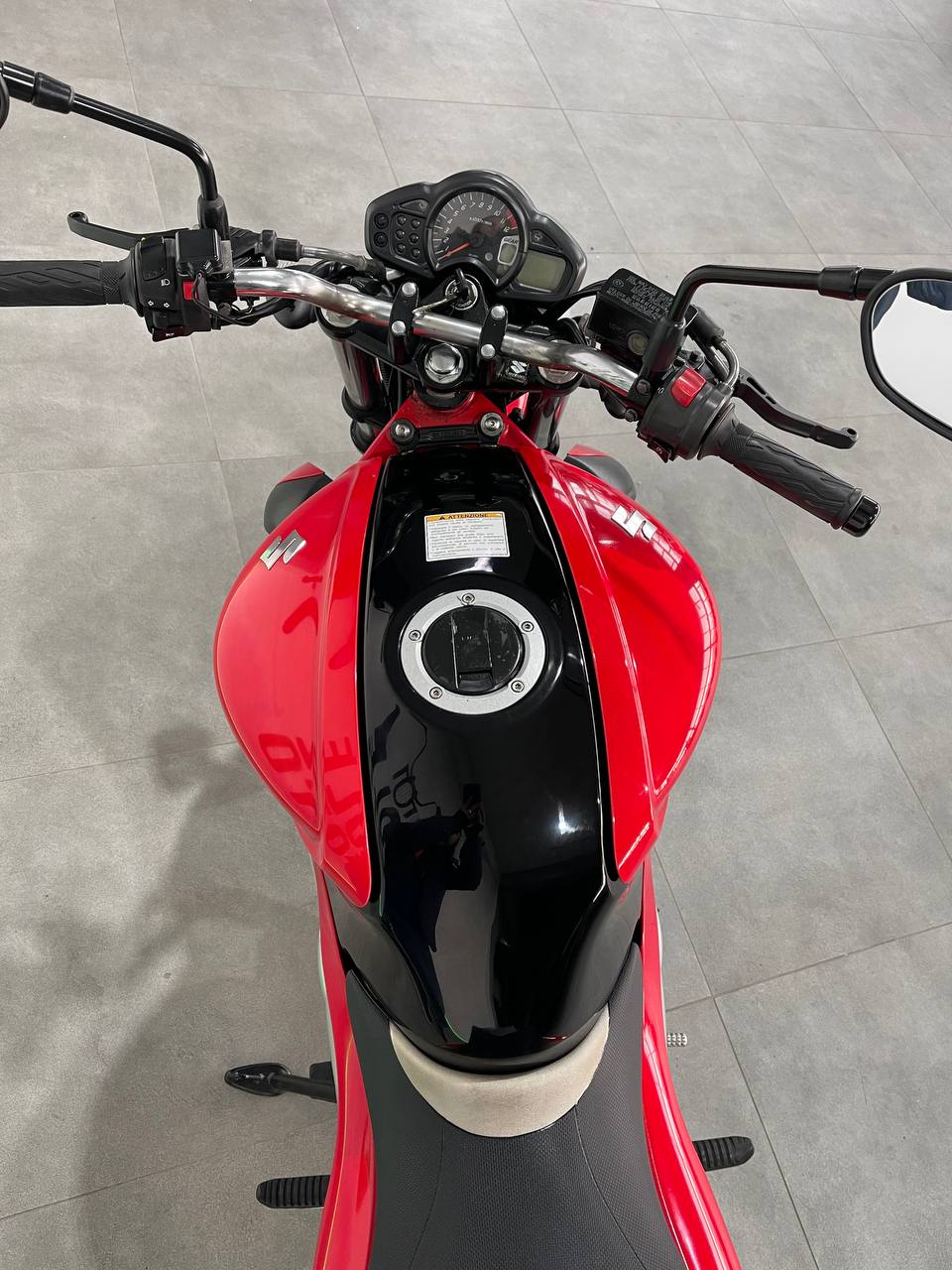Suzuki Gledius 650