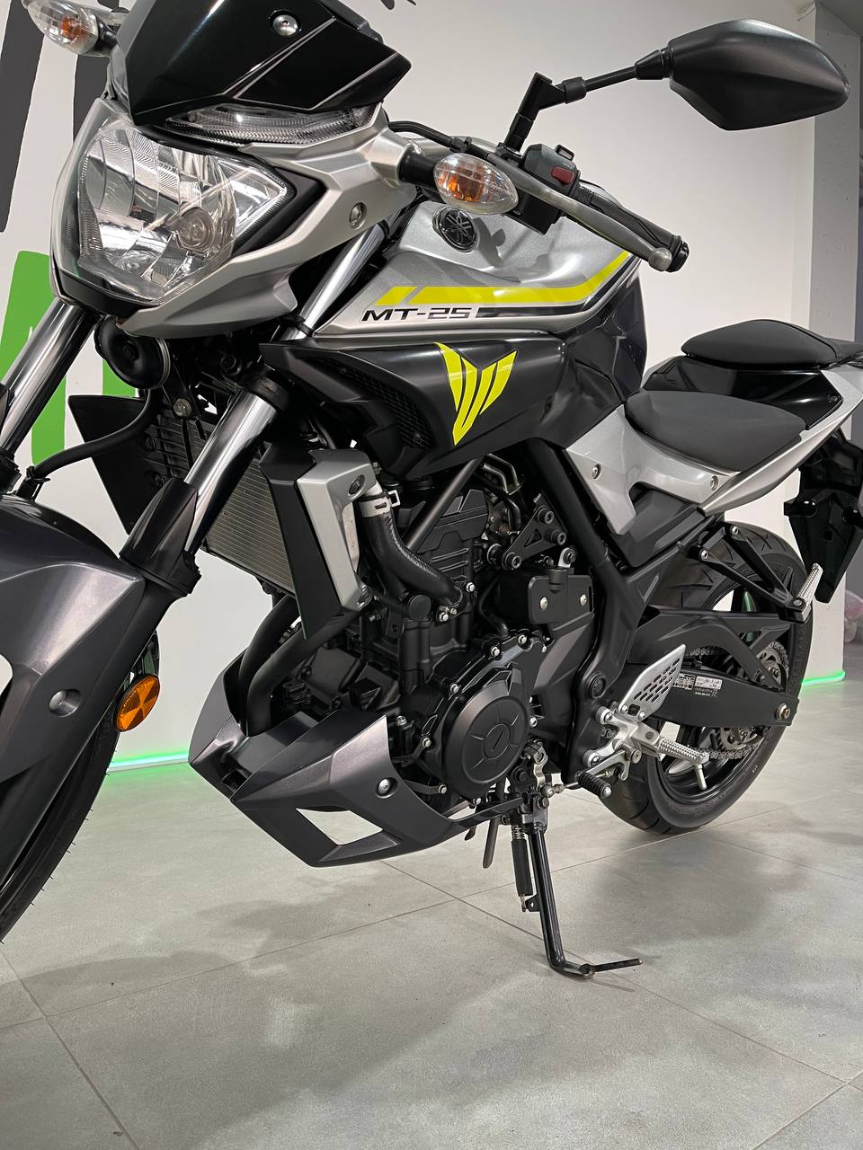 Yamaha MT-25
