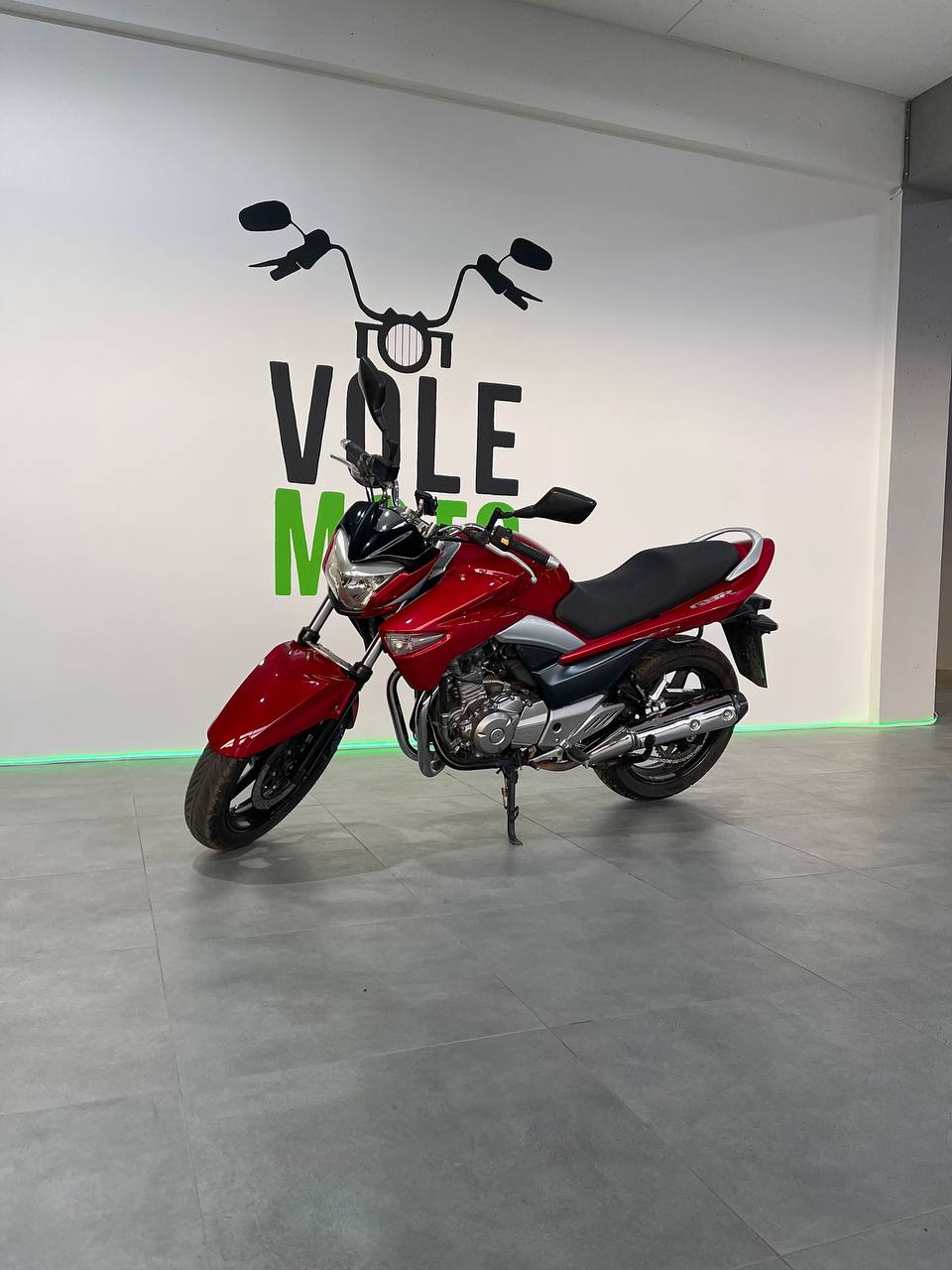 Suzuki GSR250