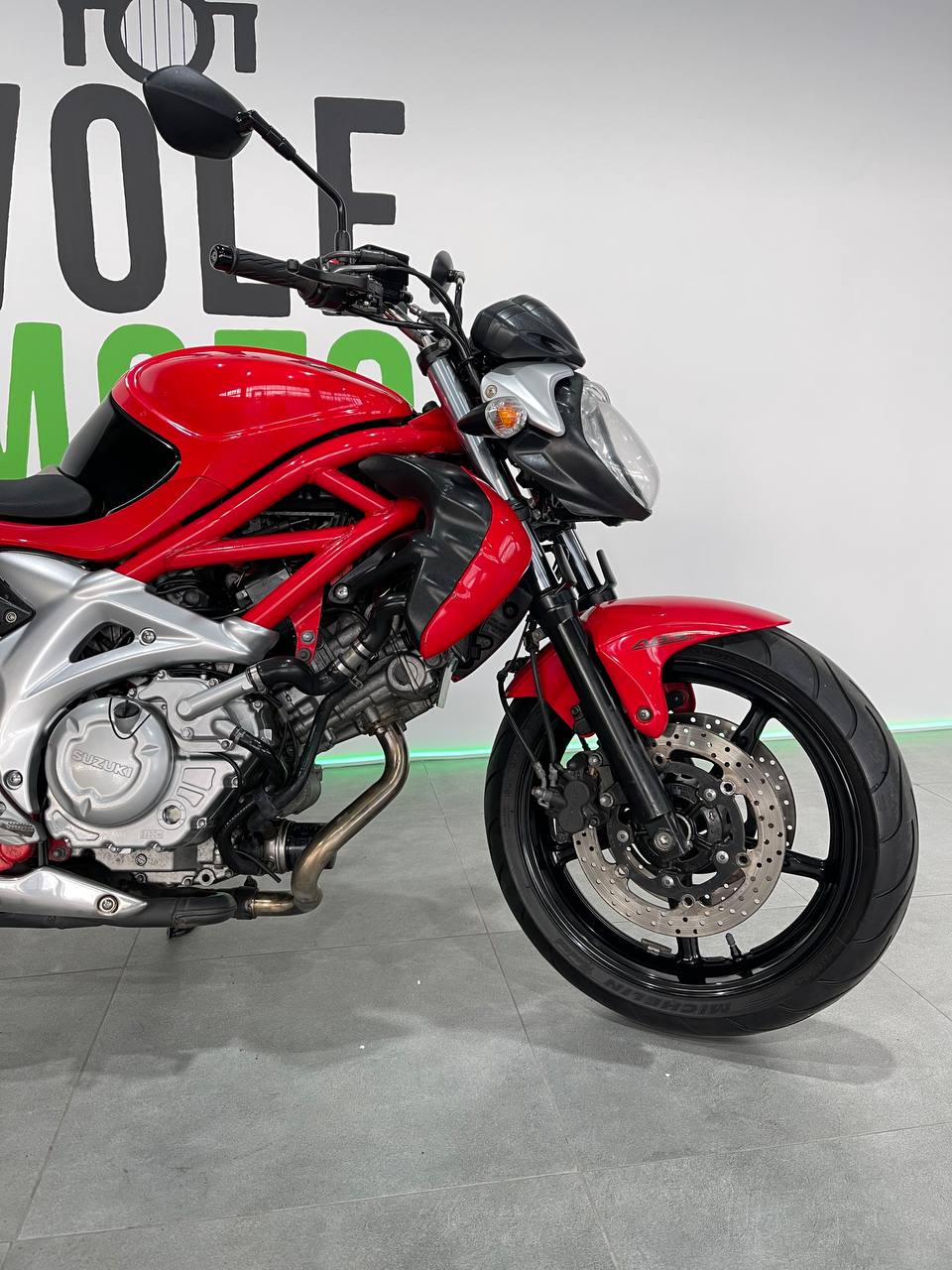 Suzuki Gledius 650