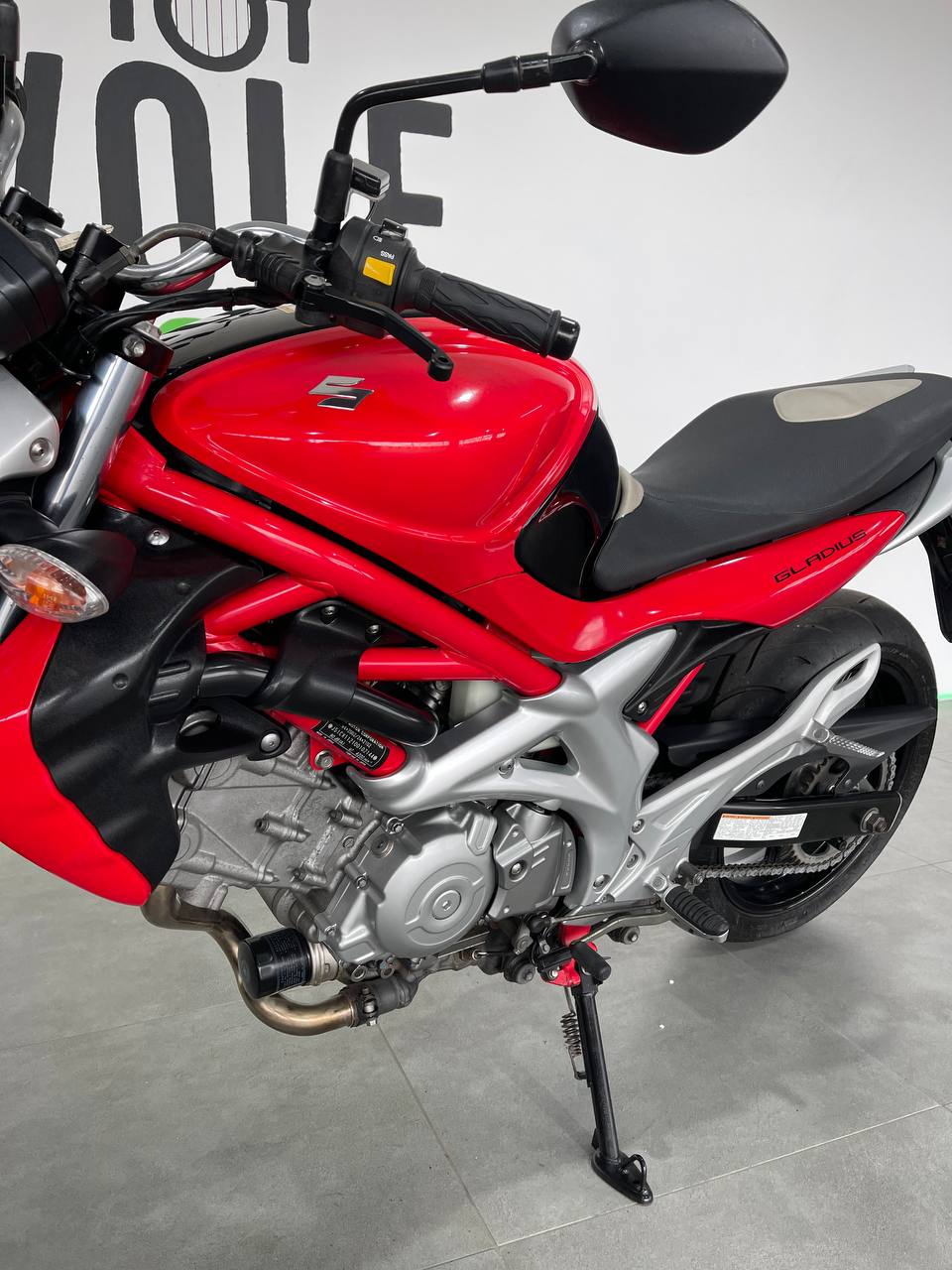 Suzuki Gledius 650