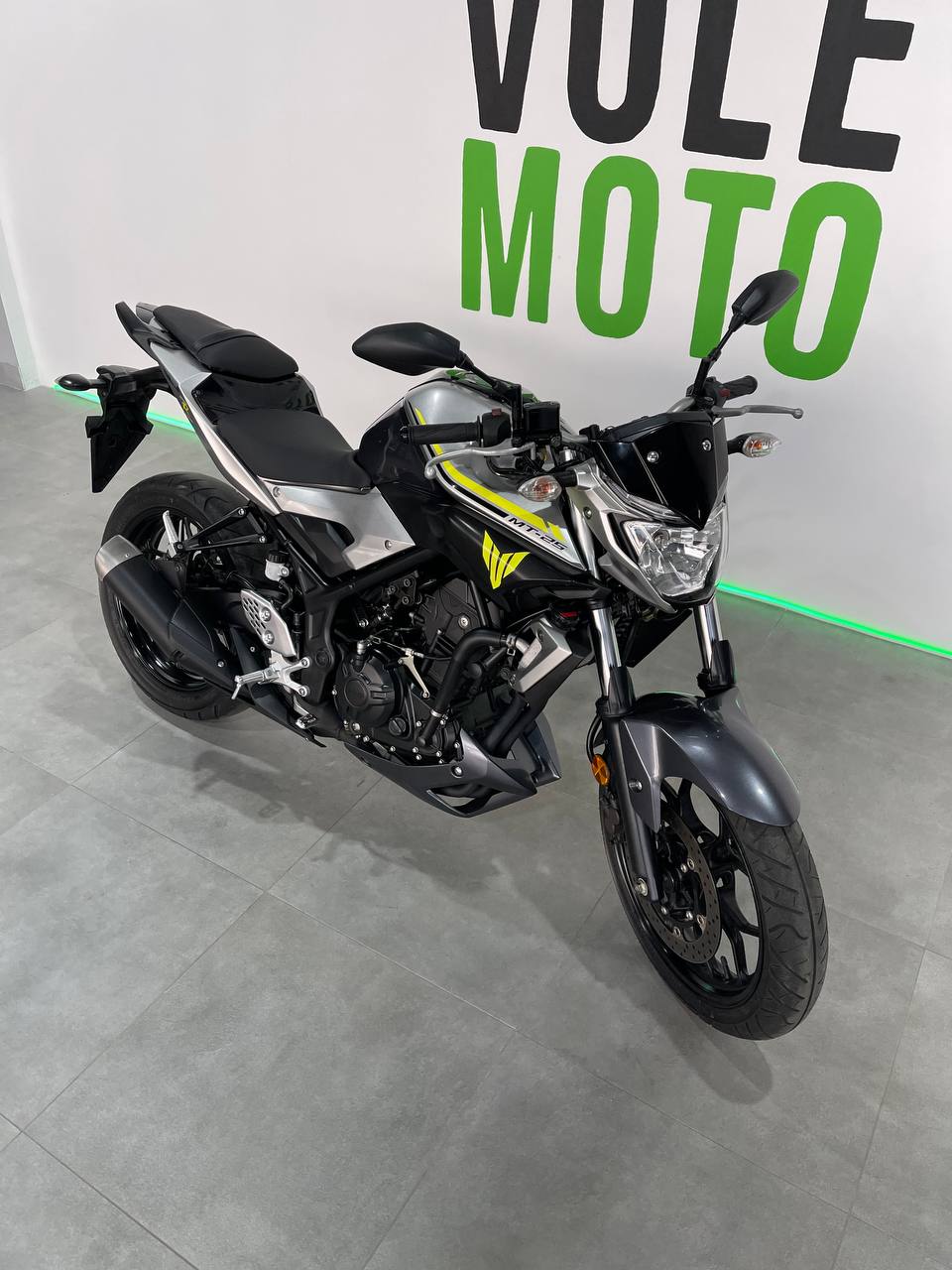 Yamaha MT-25