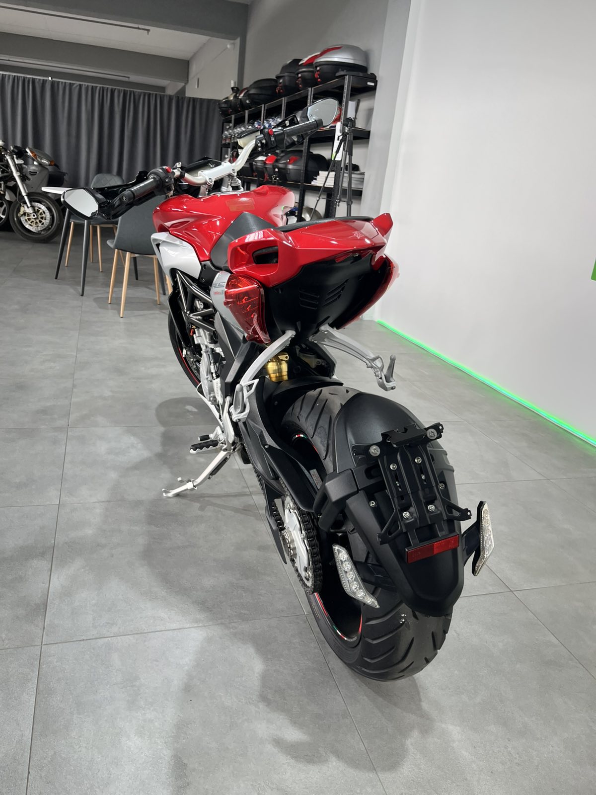 MV Agusta Rivale 800