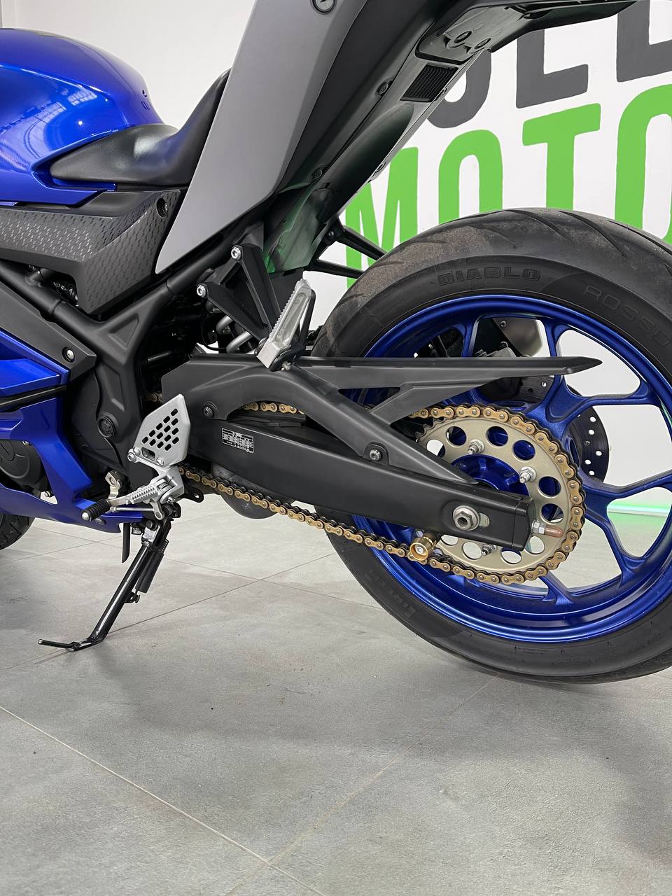 Yamaha YZF-R25 