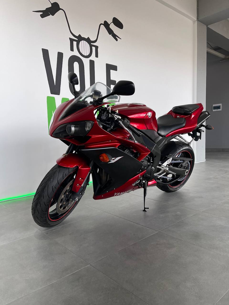 Yamaha YZF- R1 