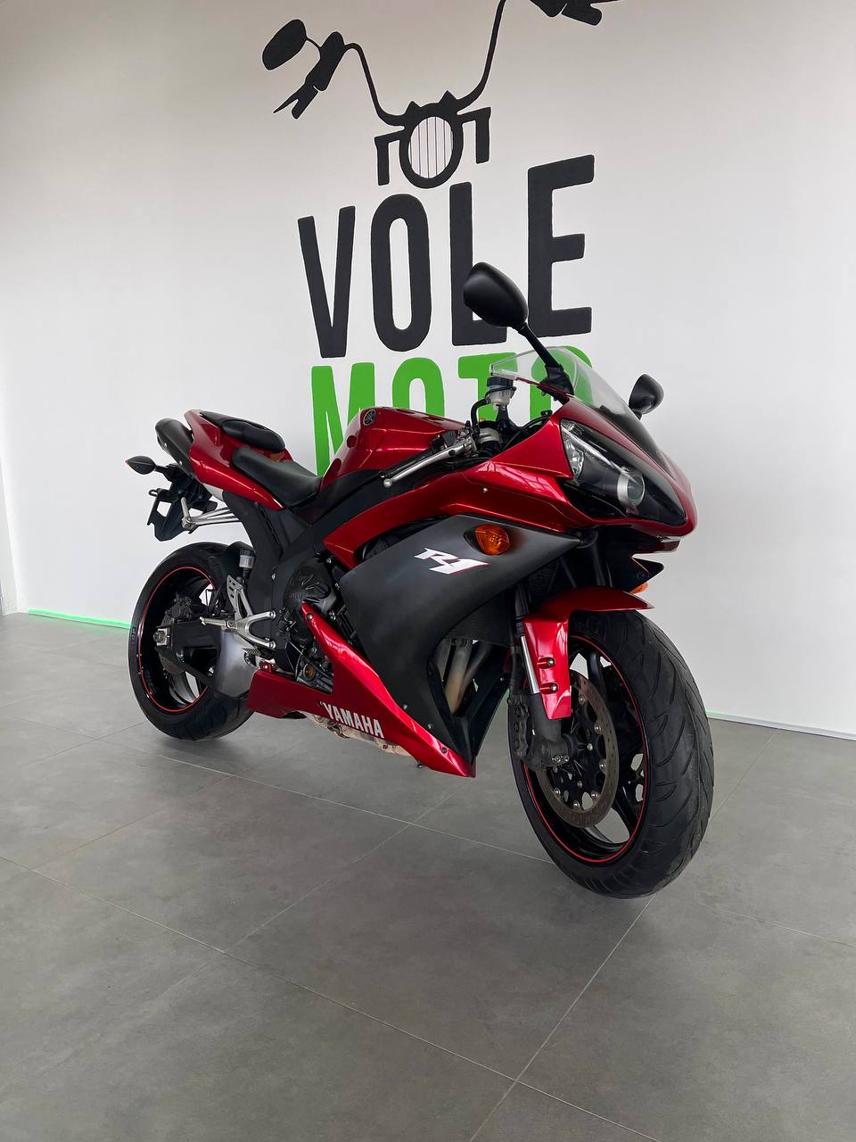 Yamaha YZF- R1 