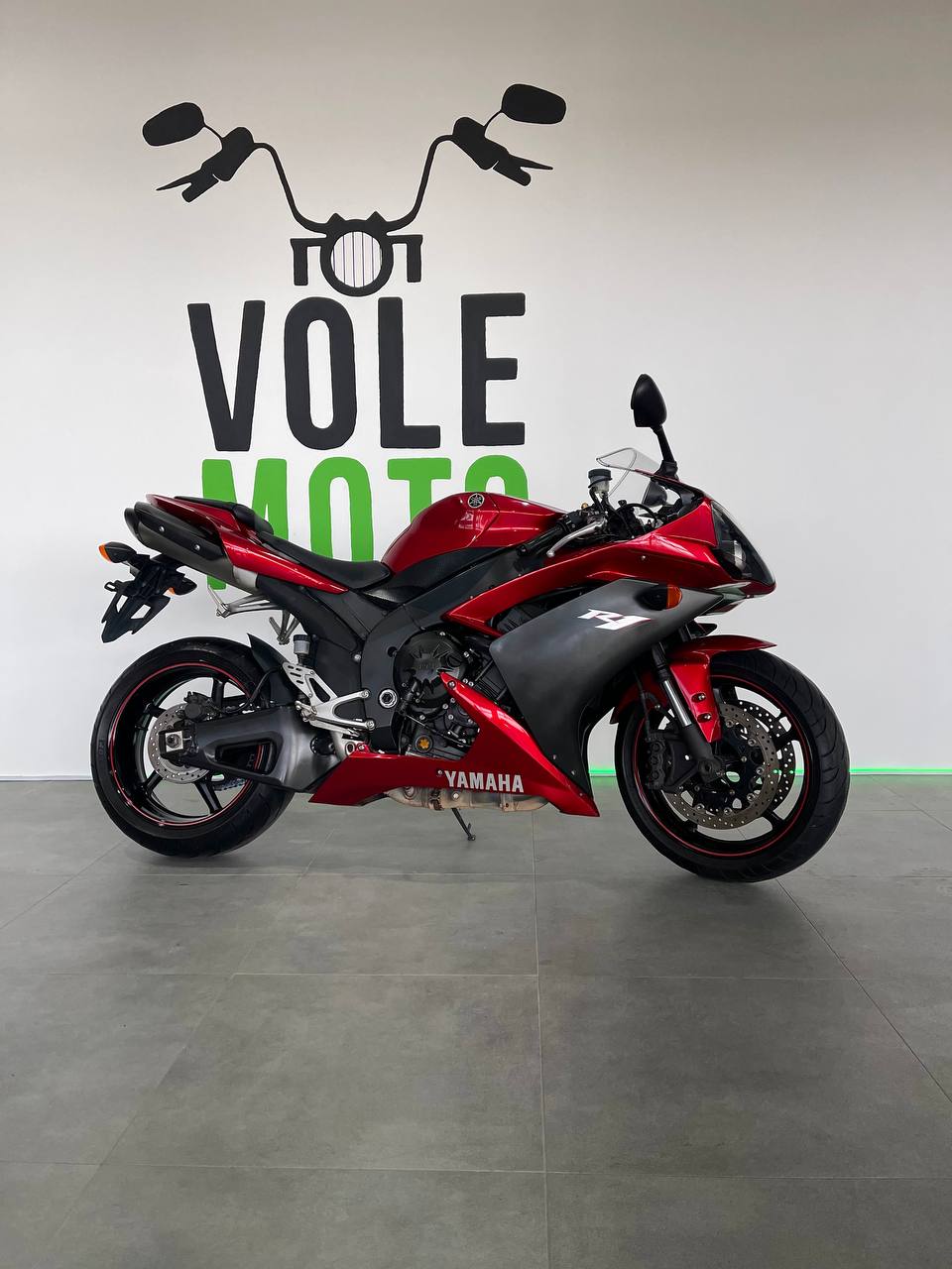 Yamaha YZF- R1 