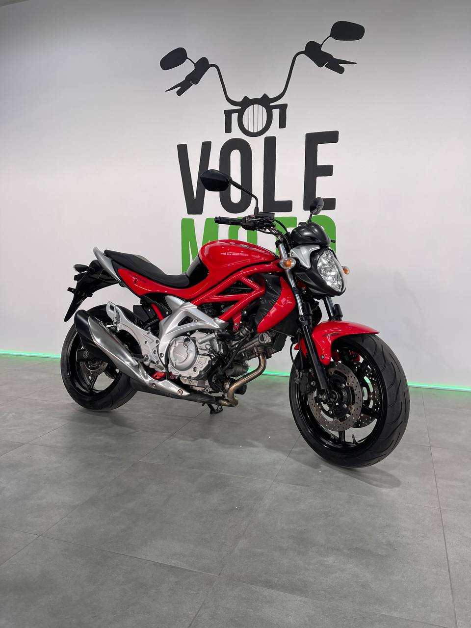 Suzuki Gledius 650