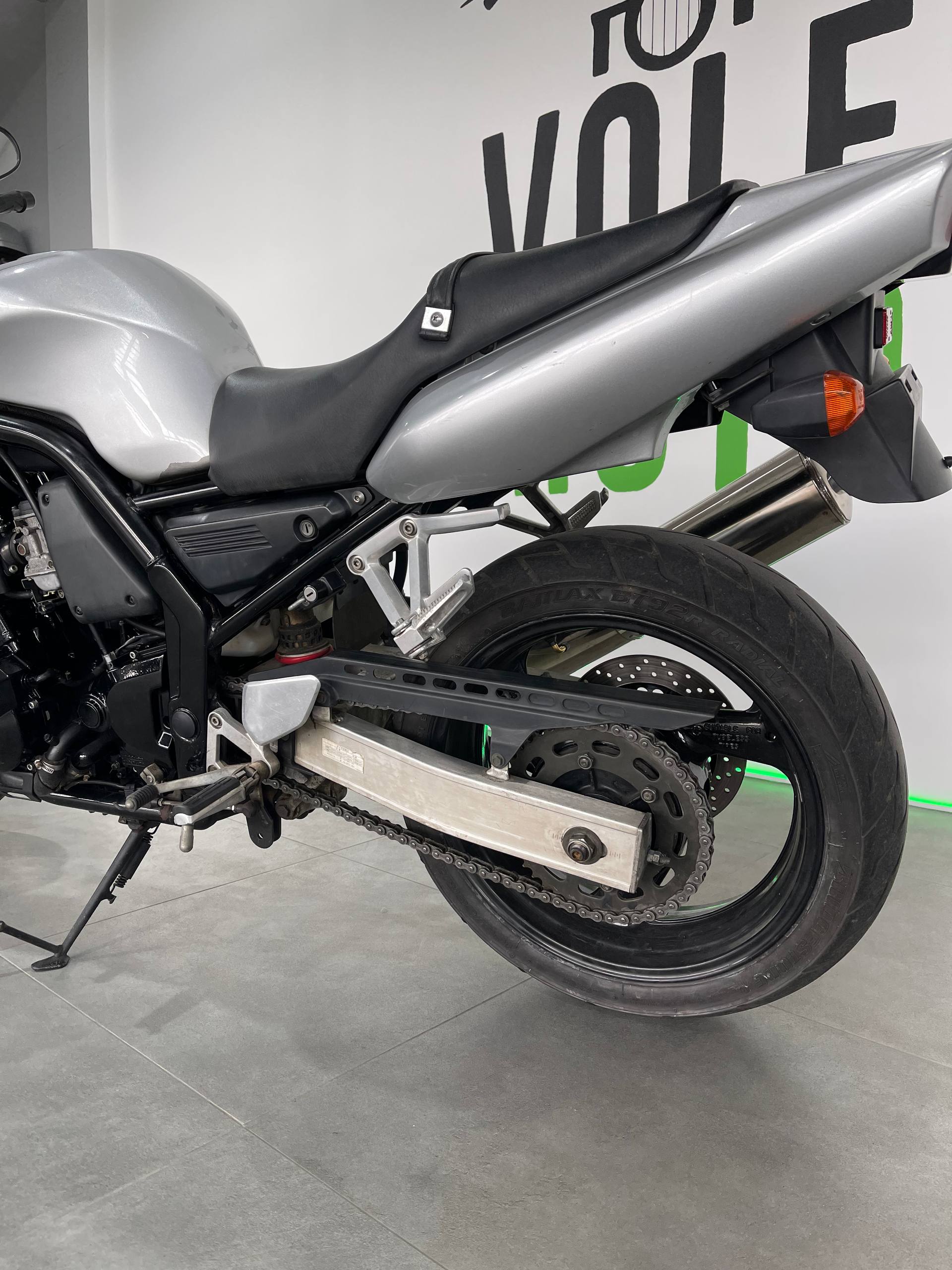 Yamaha FZ400