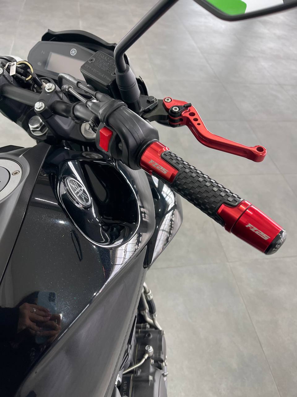 Yamaha FZ-25