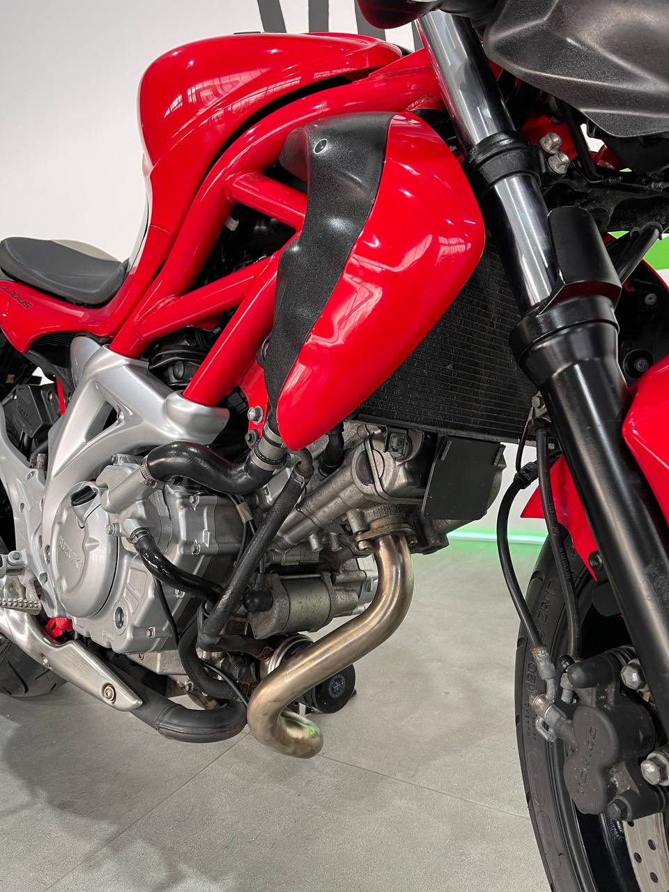 Suzuki Gledius 650