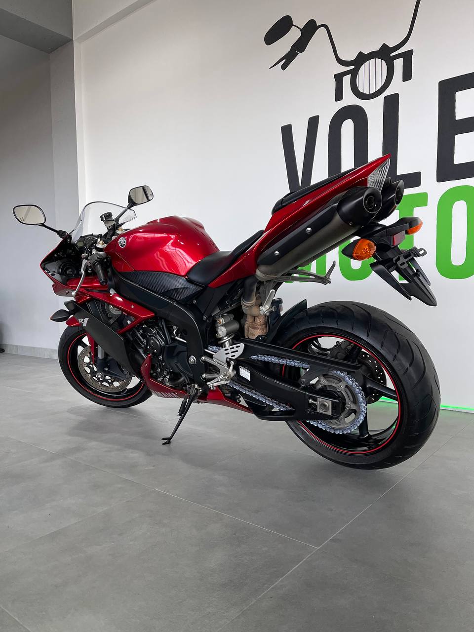 Yamaha YZF- R1 