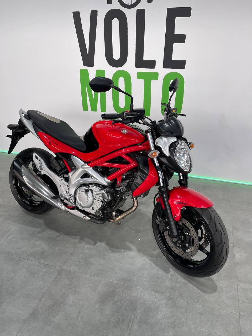 Suzuki Gledius 650