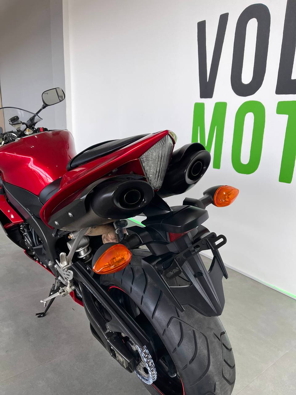 Yamaha YZF- R1 