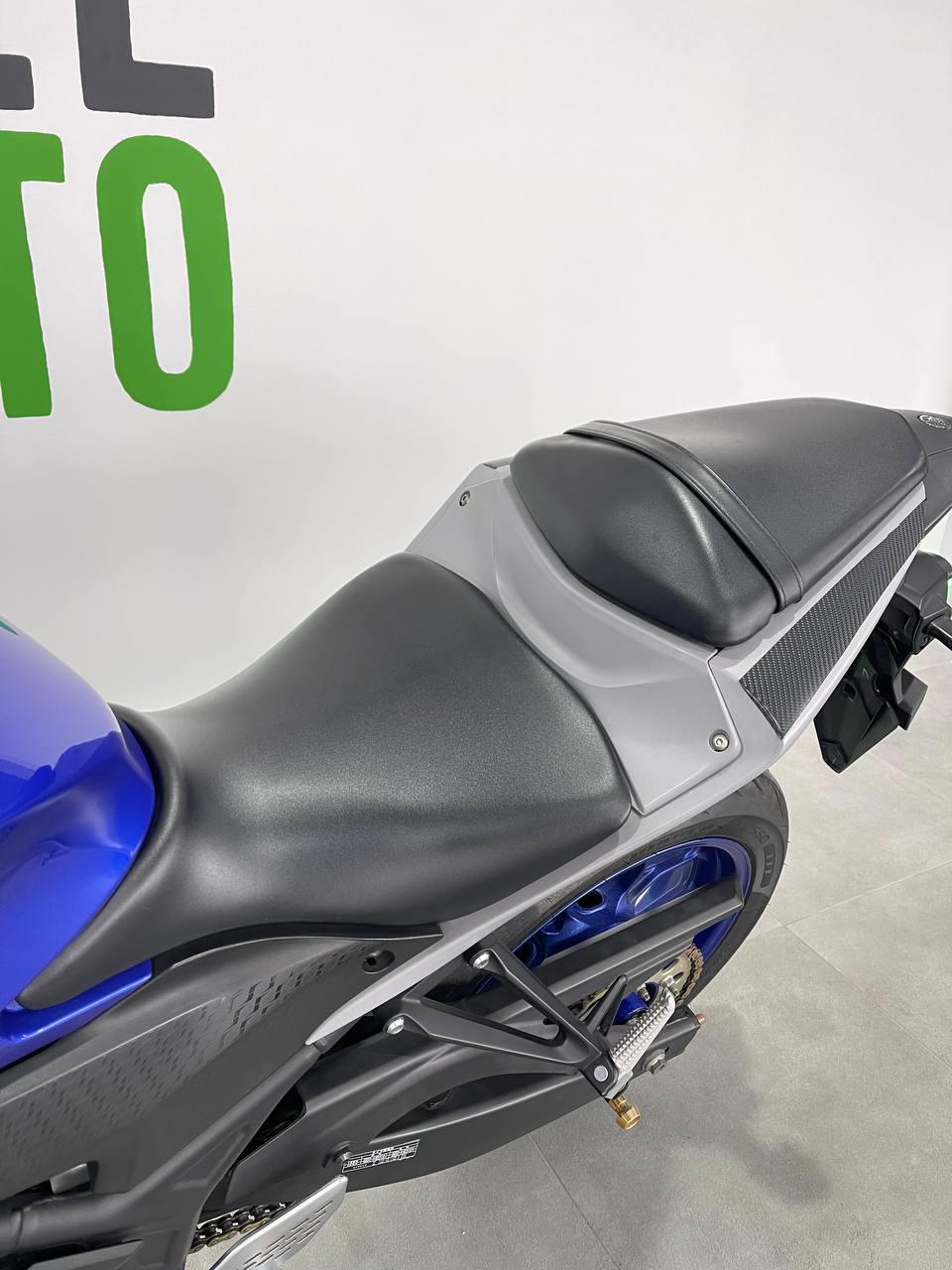 Yamaha YZF-R25 