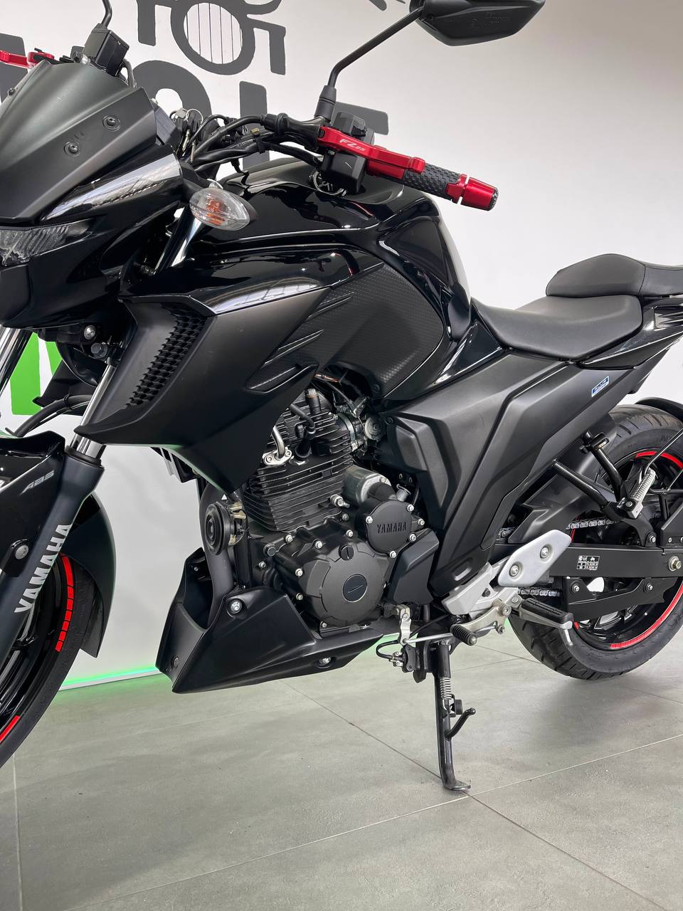 Yamaha FZ-25