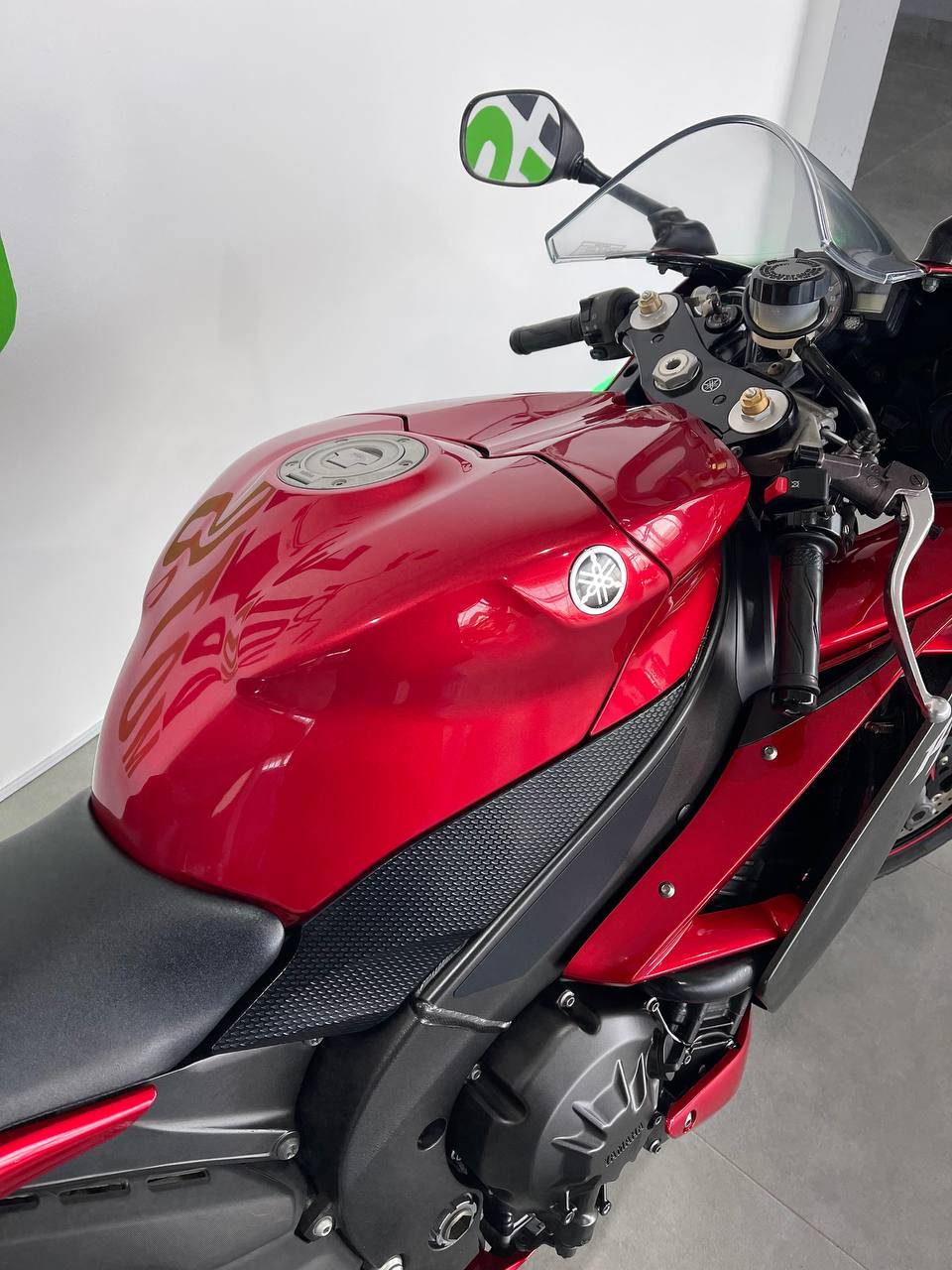 Yamaha YZF- R1 