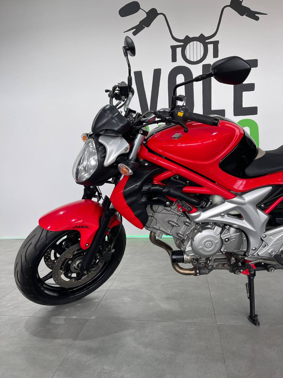 Suzuki Gledius 650