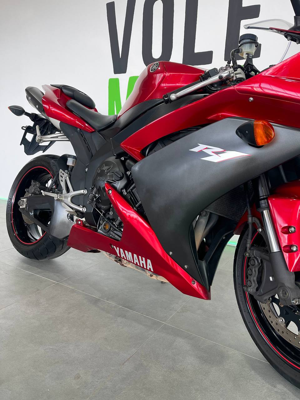 Yamaha YZF- R1 