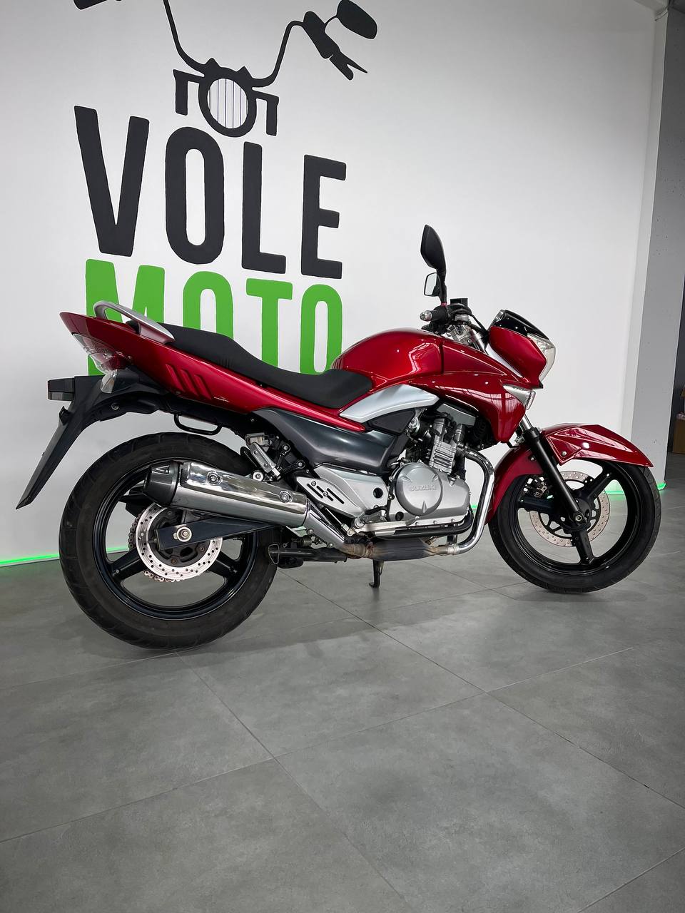 Suzuki GSR250