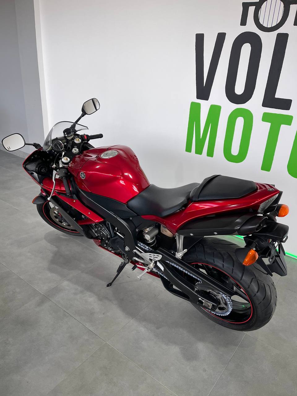 Yamaha YZF- R1 