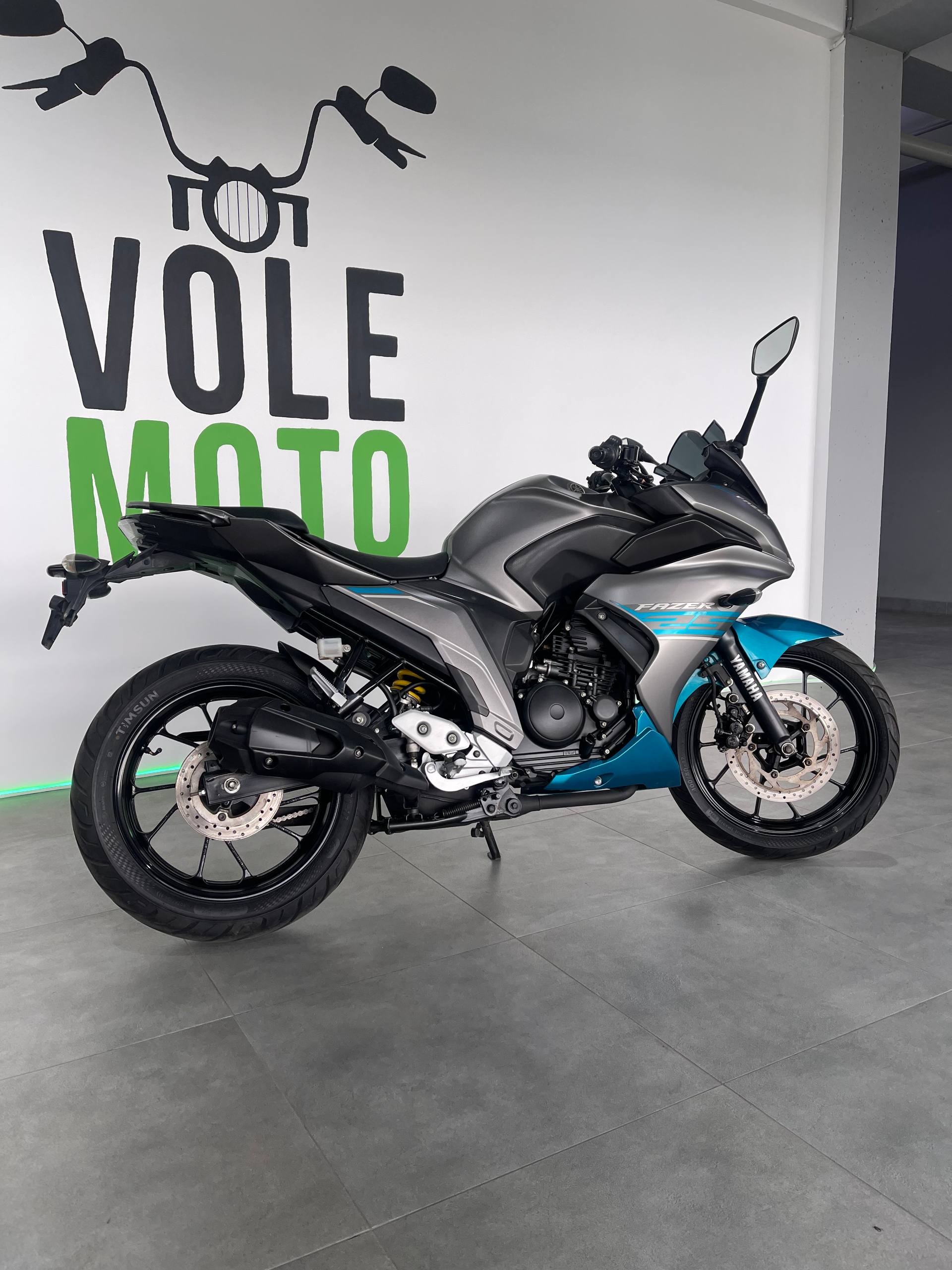 Yamaha FZ25 