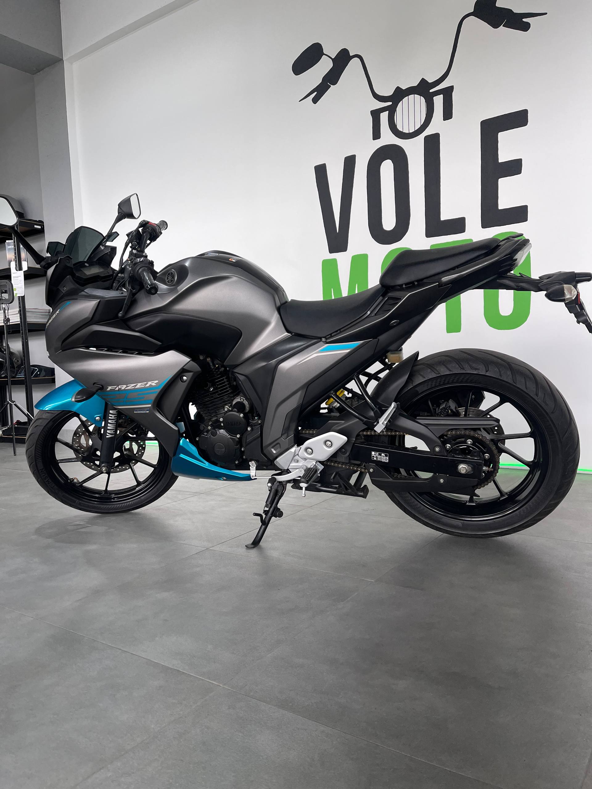 Yamaha FZ25 