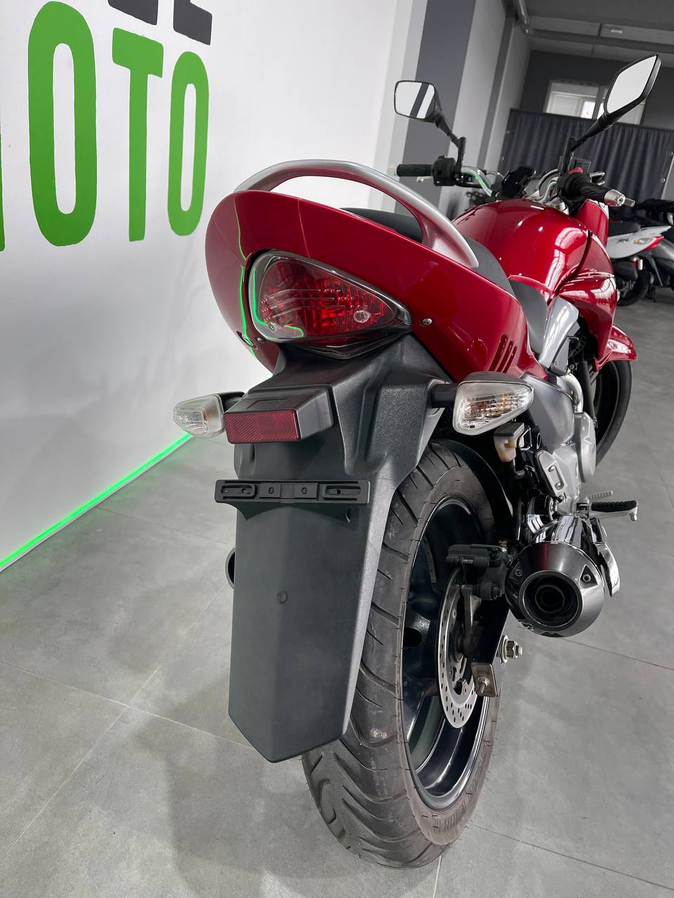 Suzuki GSR250