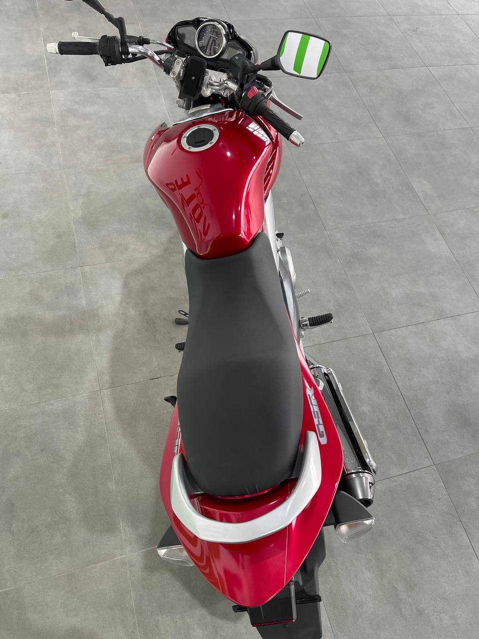 Suzuki GSR250