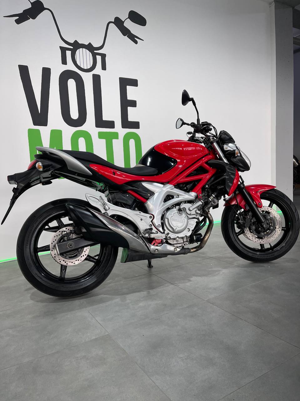 Suzuki Gledius 650