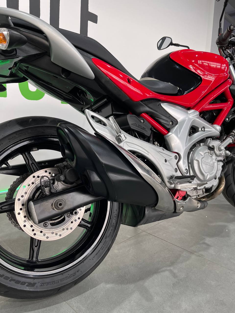 Suzuki Gledius 650