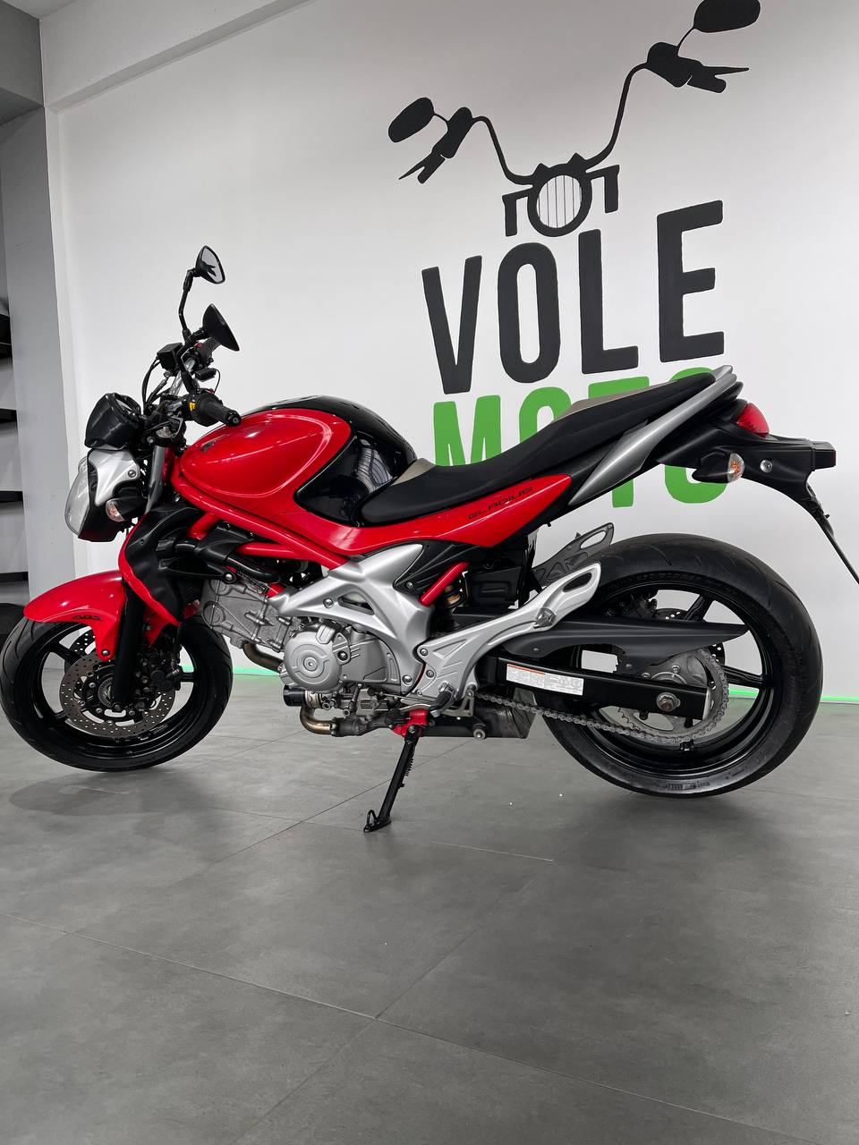 Suzuki Gledius 650