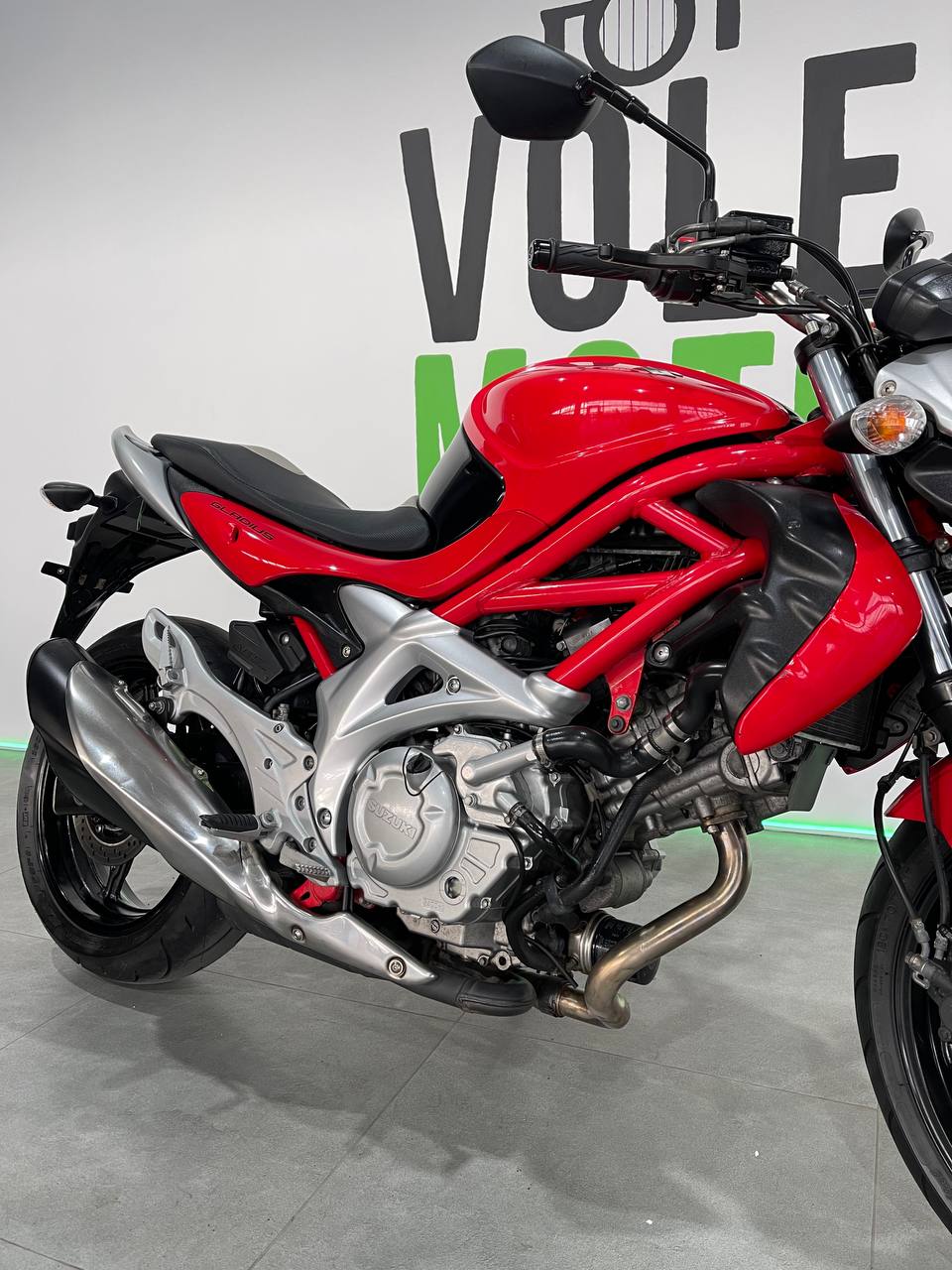 Suzuki Gledius 650