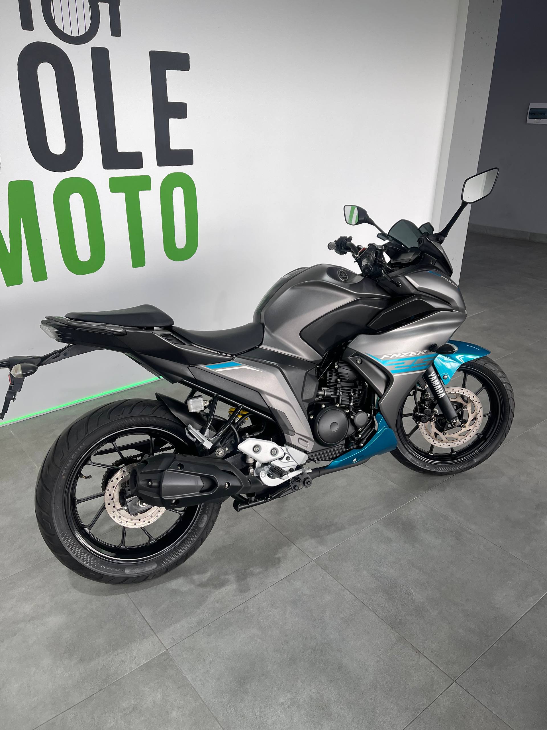 Yamaha FZ25 