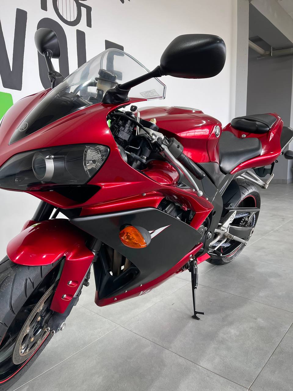 Yamaha YZF- R1 