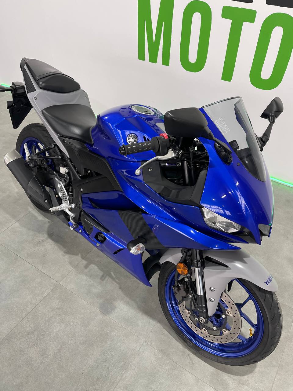 Yamaha YZF-R25 