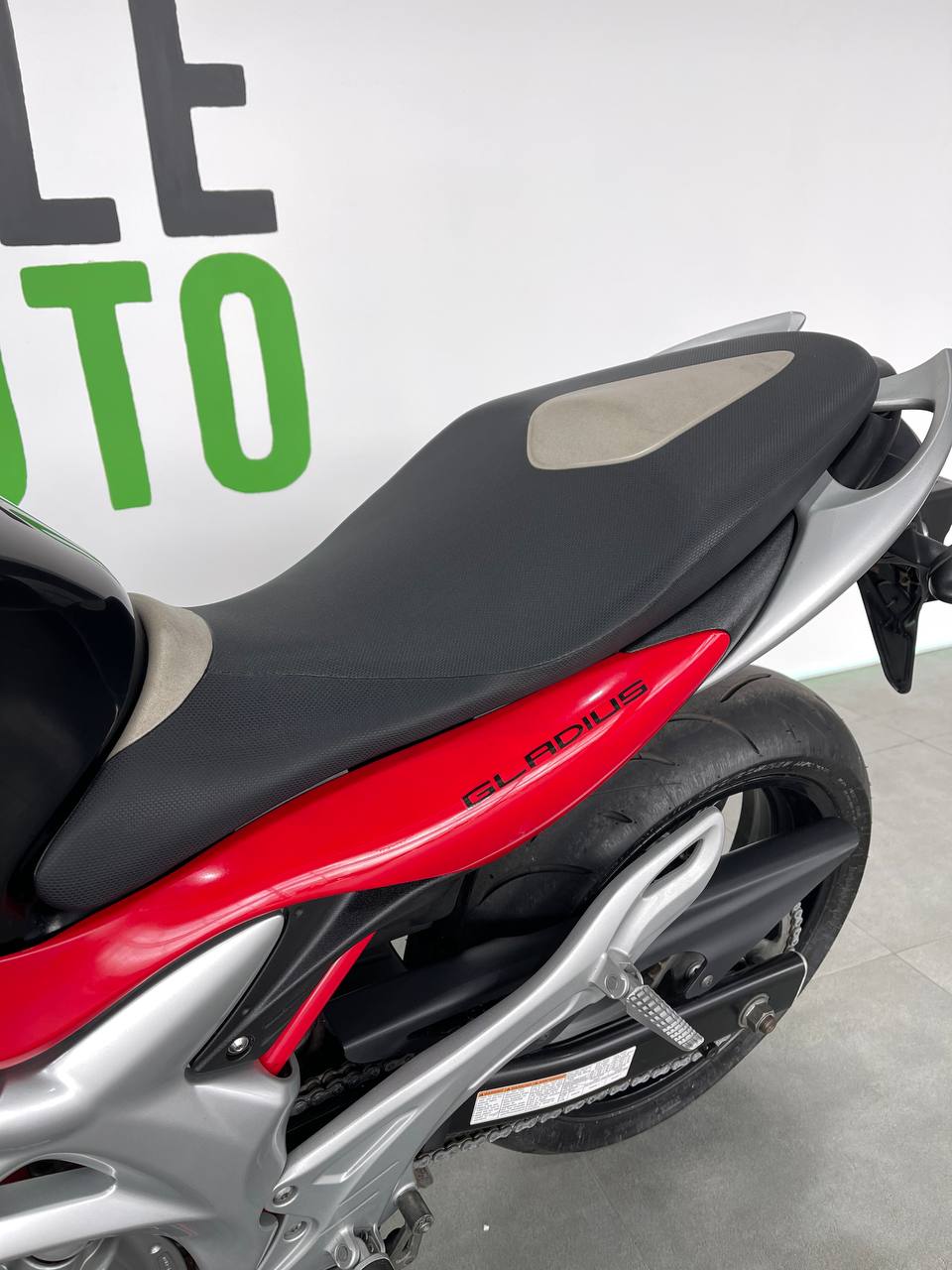 Suzuki Gledius 650