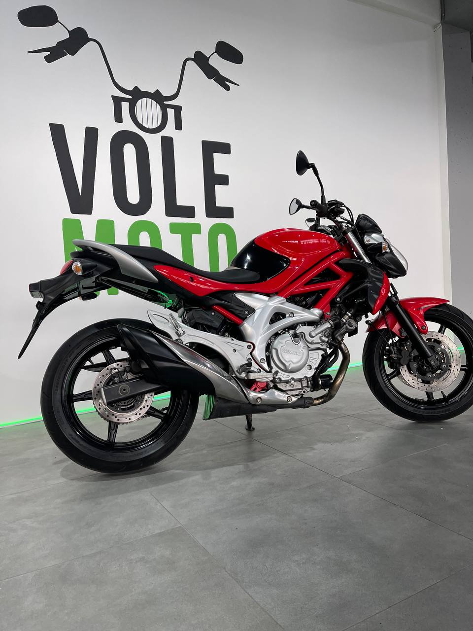 Suzuki Gledius 650