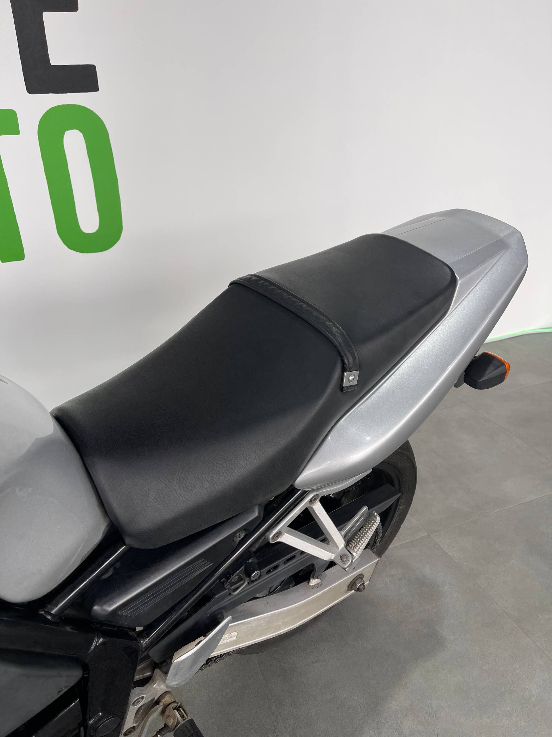 Yamaha FZ400
