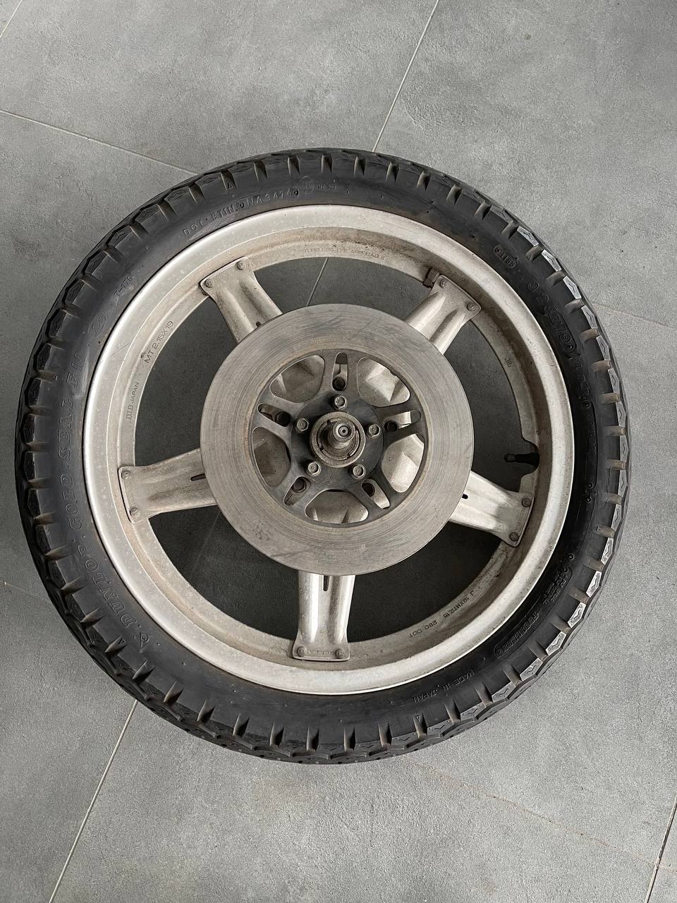 Колесо (передне) в зборі Dunlop Gold Seal F11 з диском Honda CB750K (1979-82)