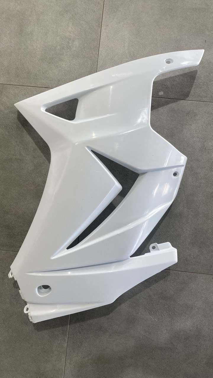 Пластик правий боковий Kawasaki Ninja 250R 2009 (під покраску)
