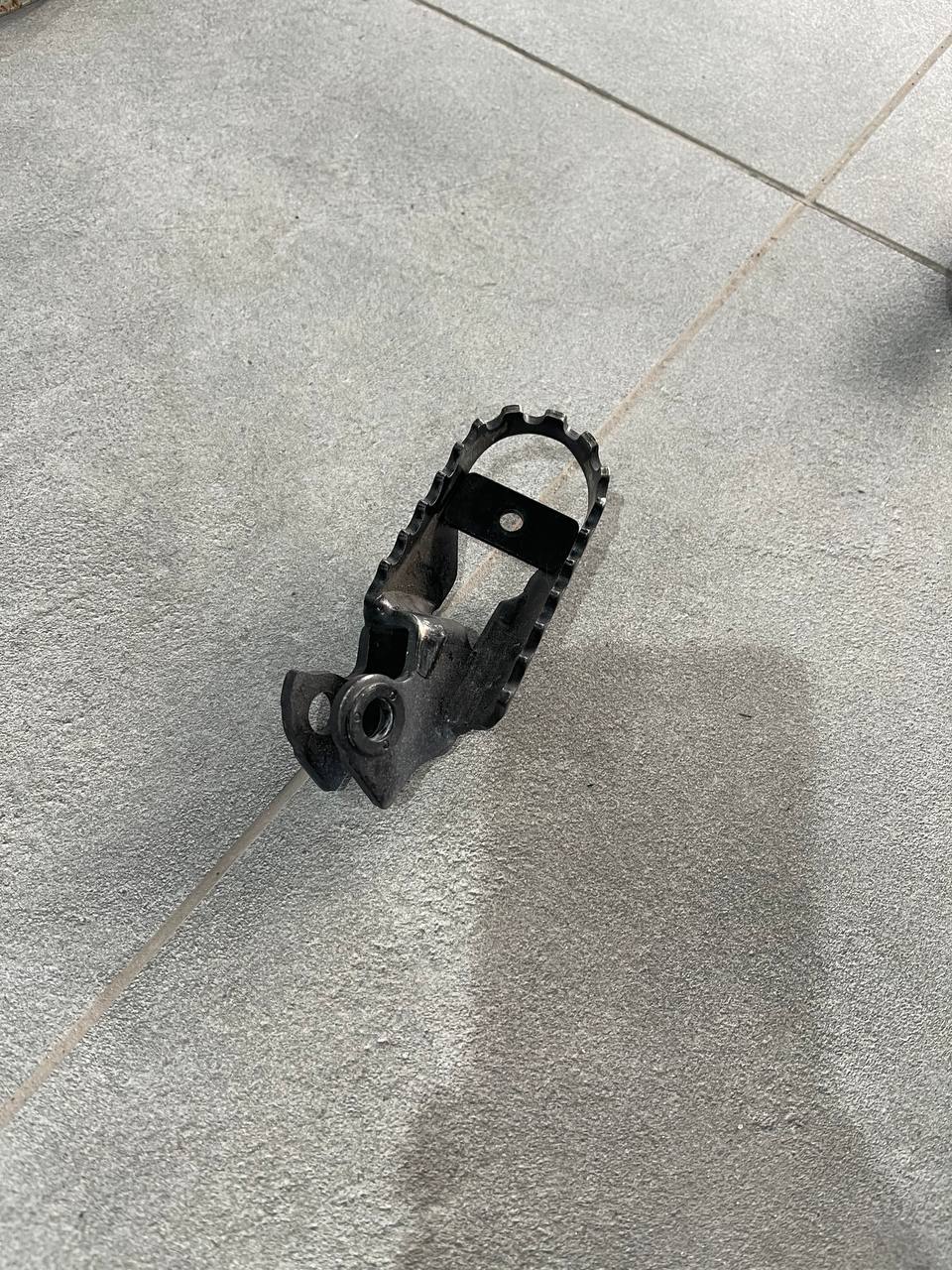Ніжка водія Honda Rebel 