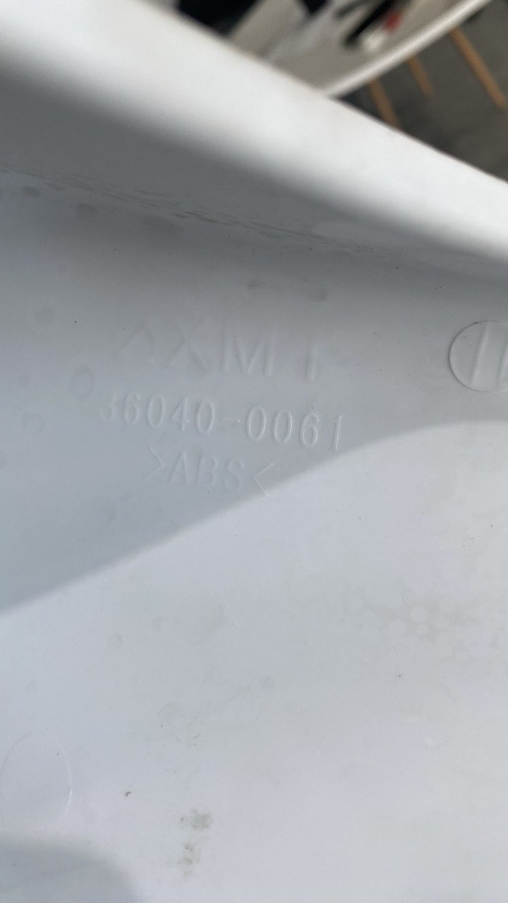 Правий зад хвоста Kawasaki Ninja 250R 2009 (під покраску)