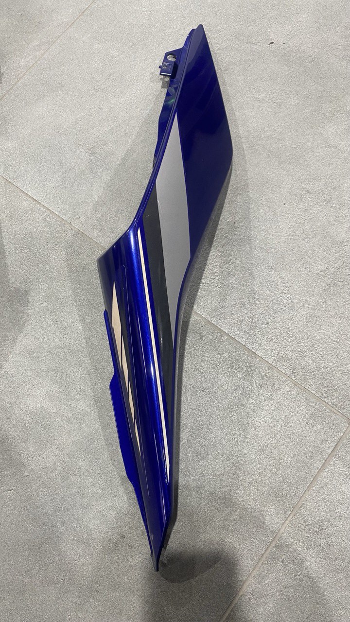 Права задня кришка Yamaha YZF R3 R25