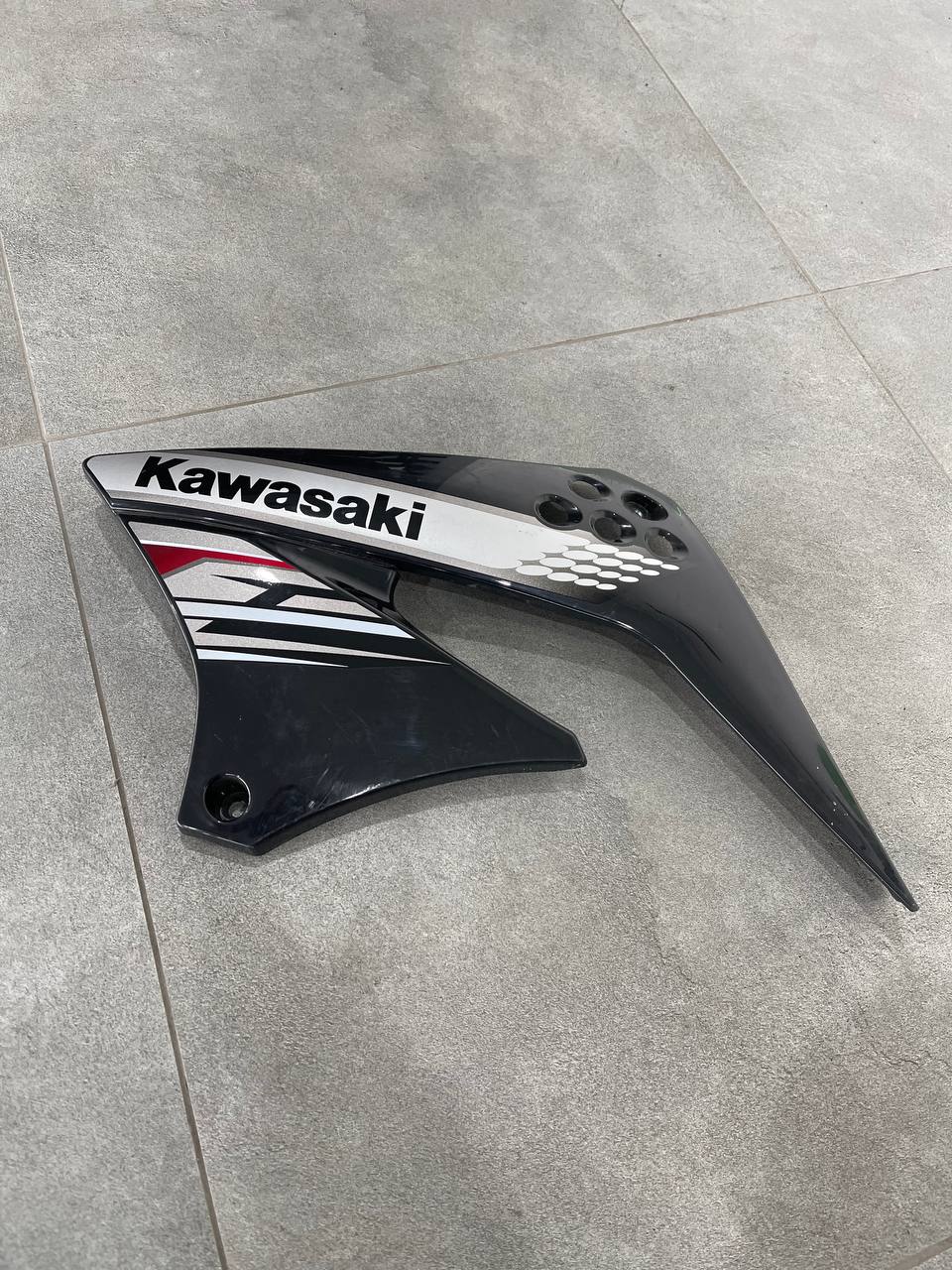 Пластик лівий на  Kawasaki KLX 125 