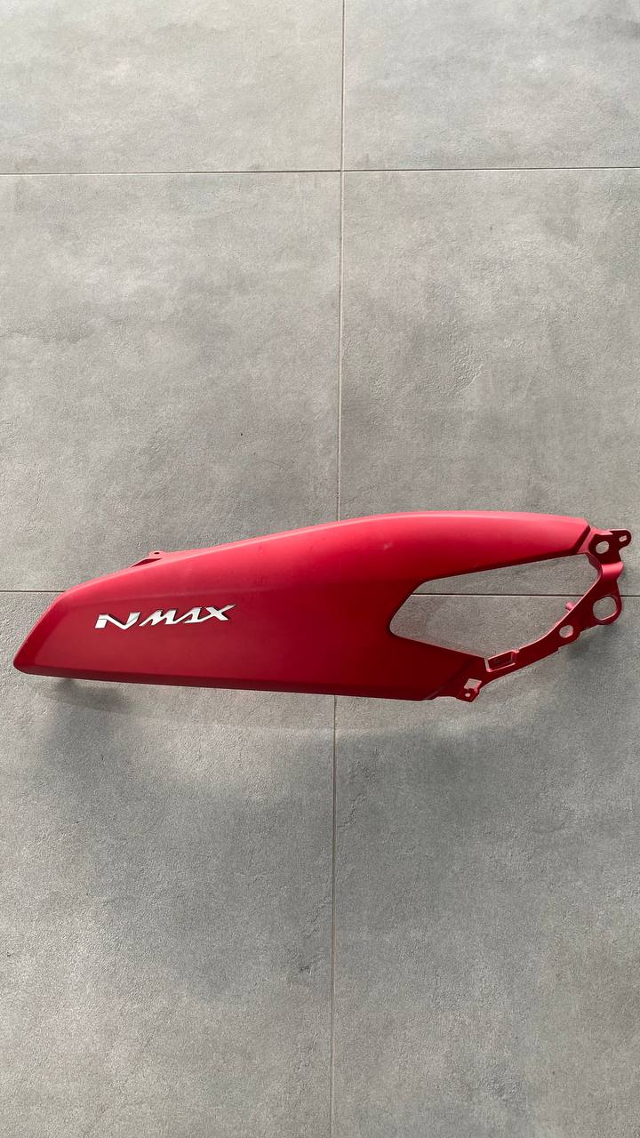 Права задня панель Yamaha N MAX 125