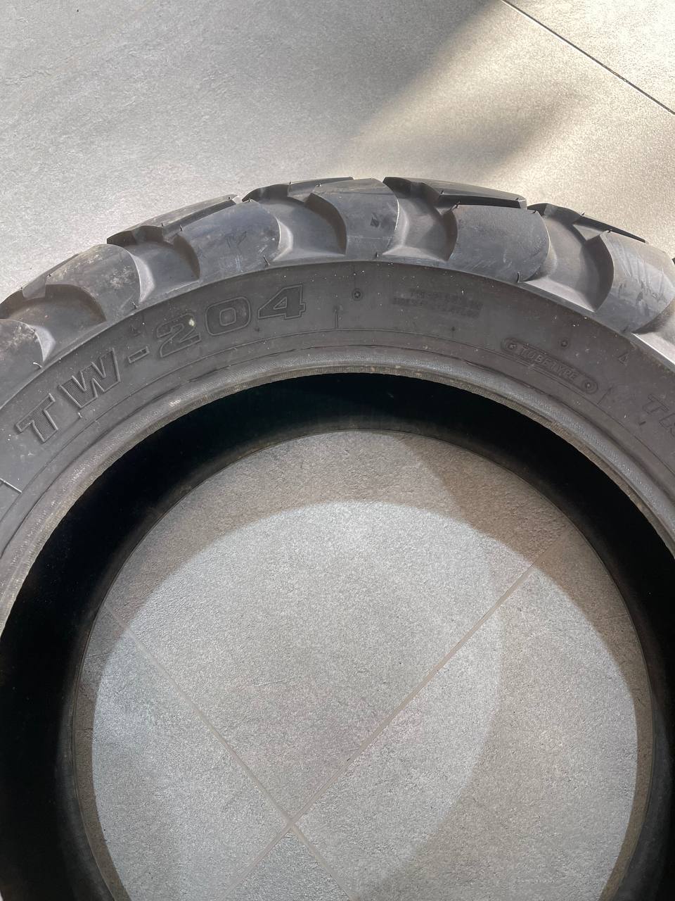 Шина Bridgestone TW-204